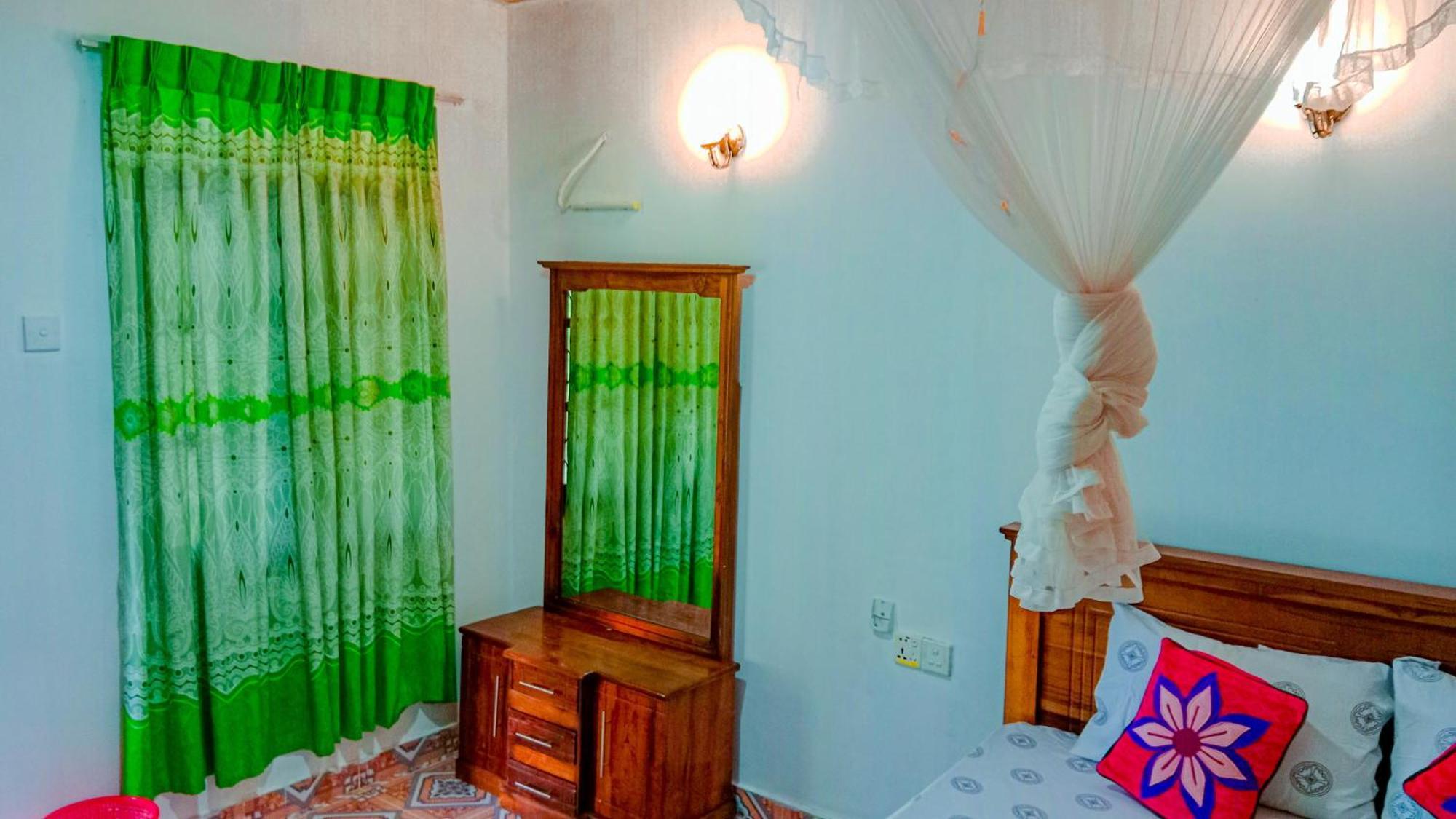 Chanaka Holiday Inn シギリヤ エクステリア 写真